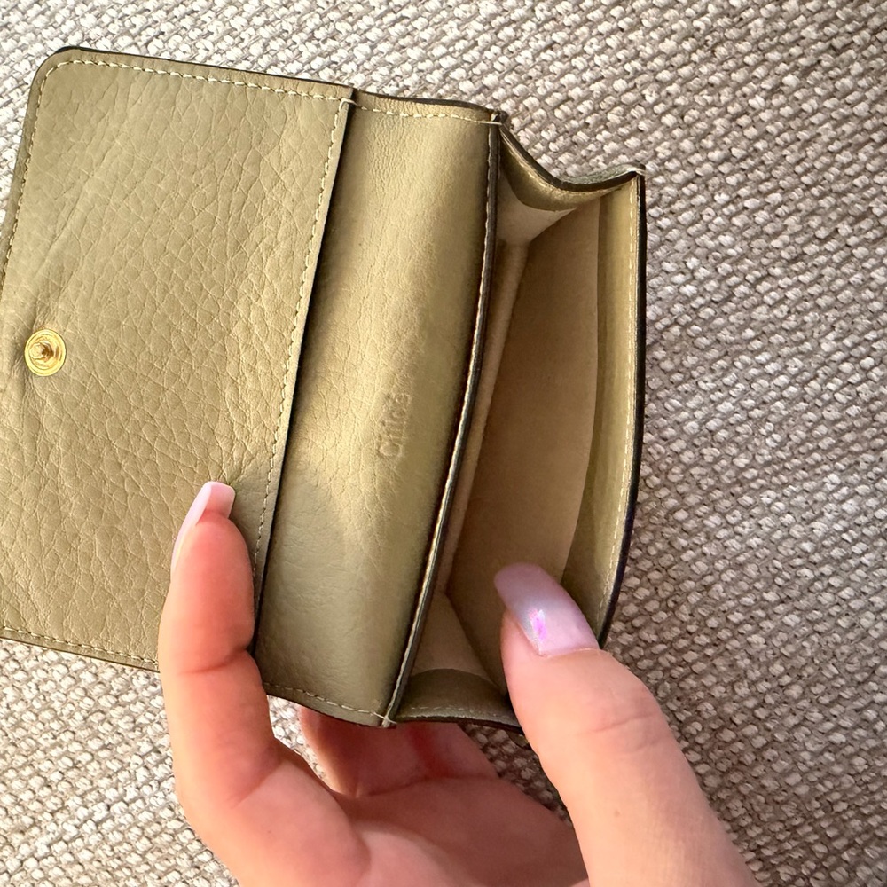 Chloe Olive Leather Wallet with Gold Ring Detail - Picture 4 of 7